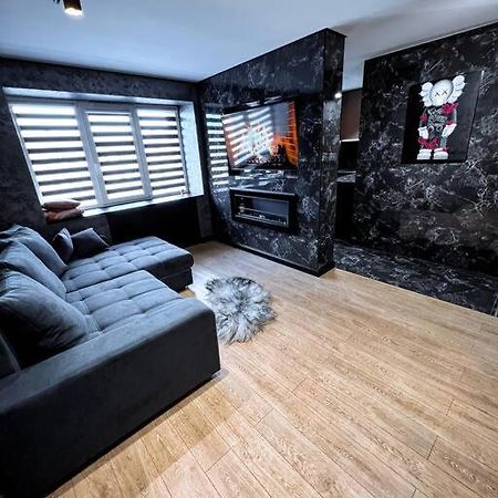 Black Pearl Luxury Apartment 文茨皮尔斯 外观 照片
