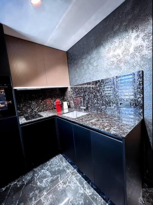 Black Pearl Luxury Apartment 文茨皮尔斯 外观 照片