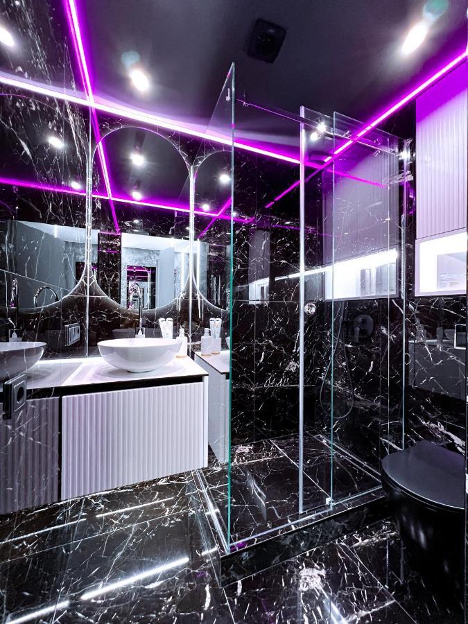 Black Pearl Luxury Apartment 文茨皮尔斯 外观 照片