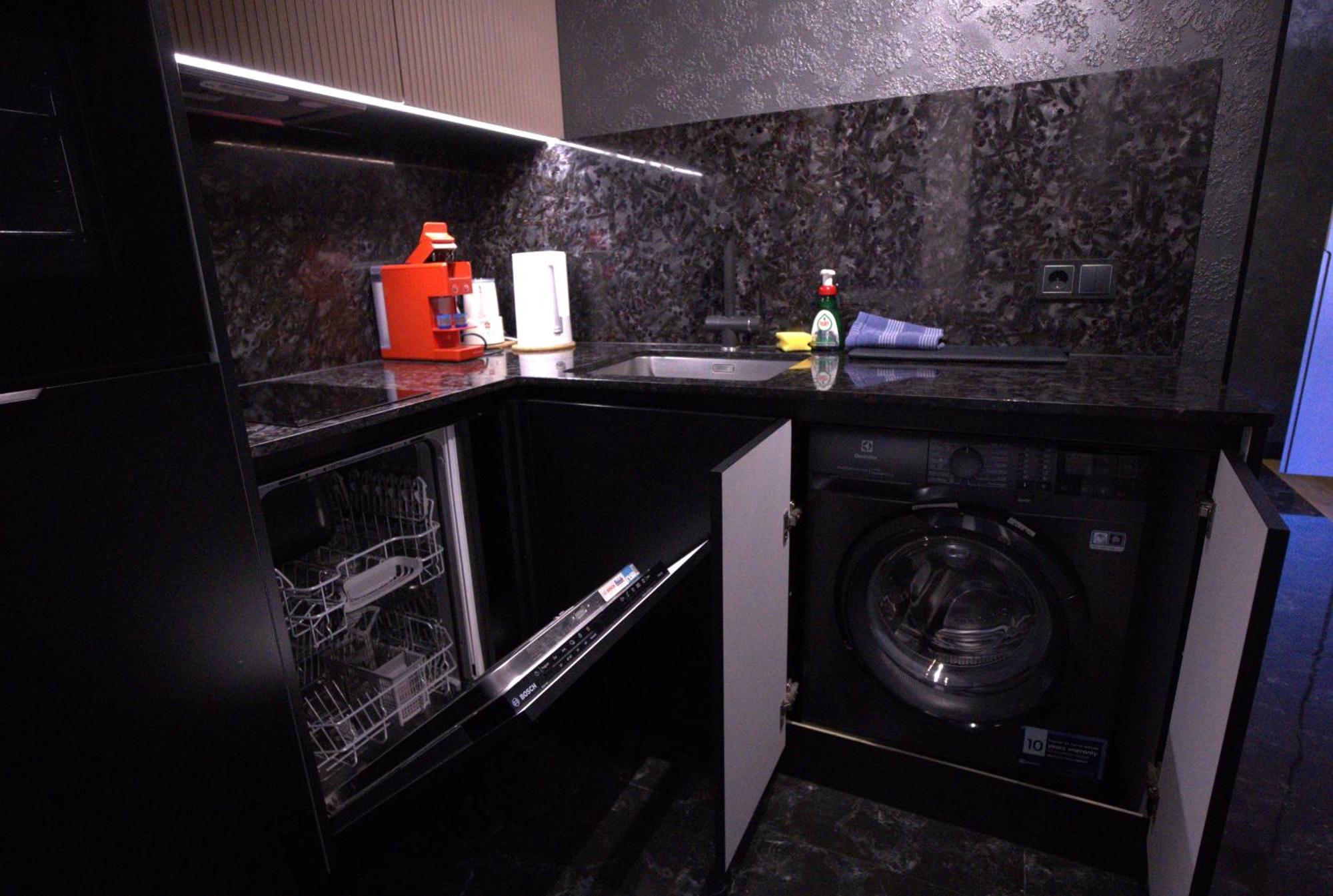 Black Pearl Luxury Apartment 文茨皮尔斯 外观 照片